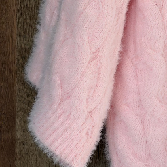 Cyrus ULTRA Soft Pink Cable Knit Sweater size L NWT - Picture 4 of 11